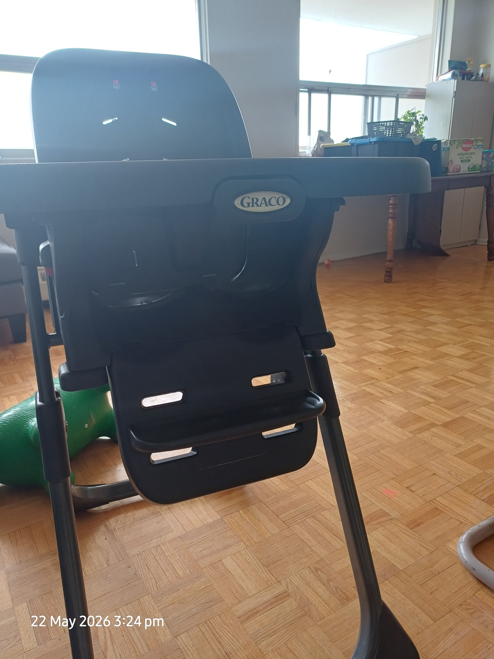 Black Kids High Chair - Versatile Feeding Seat